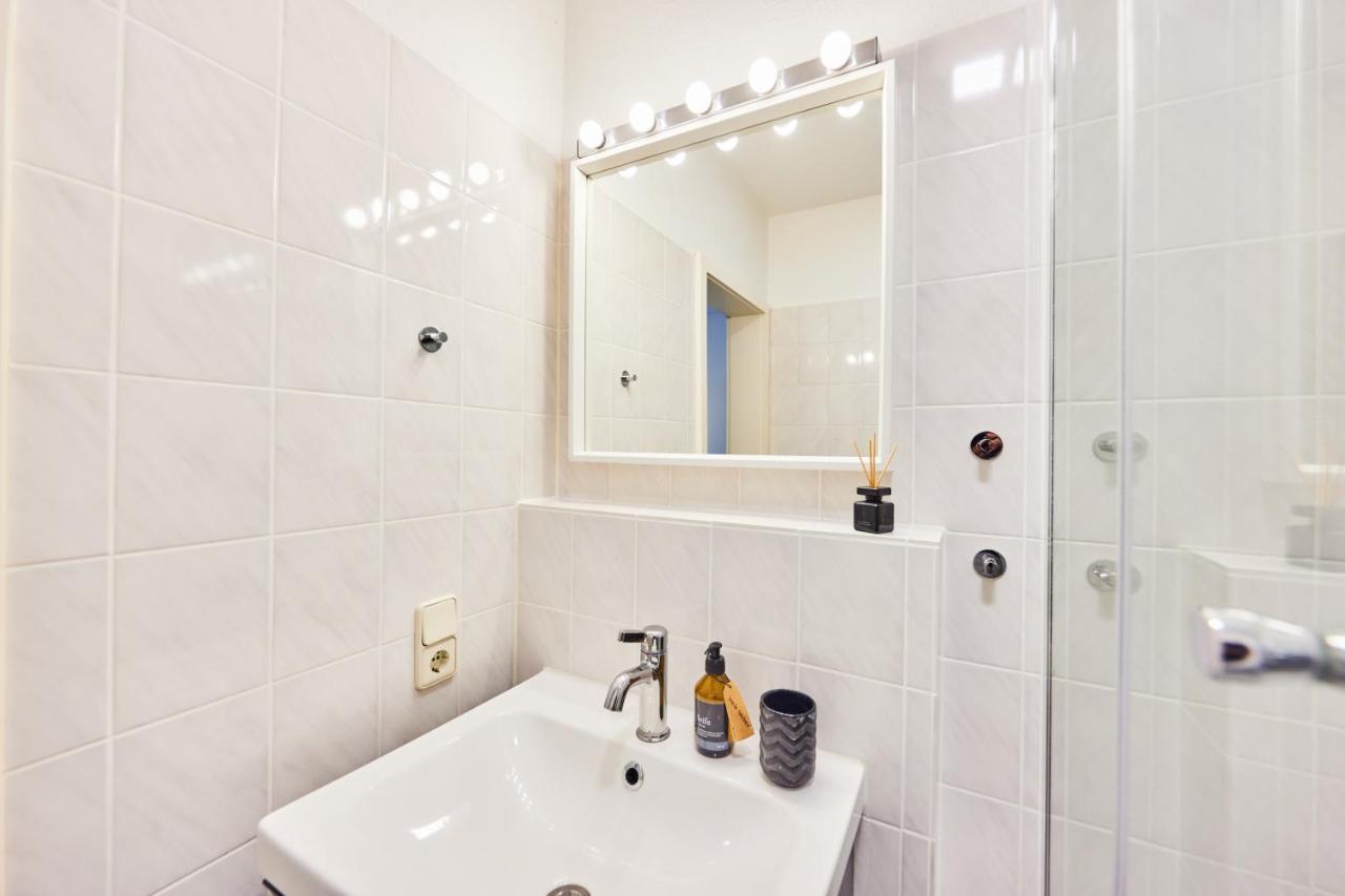 Kvartier2 In Top-lage, 5 Min Zur Bali-therme Und Gop, Hdz, Arbeitsplatz, Boxspringbett