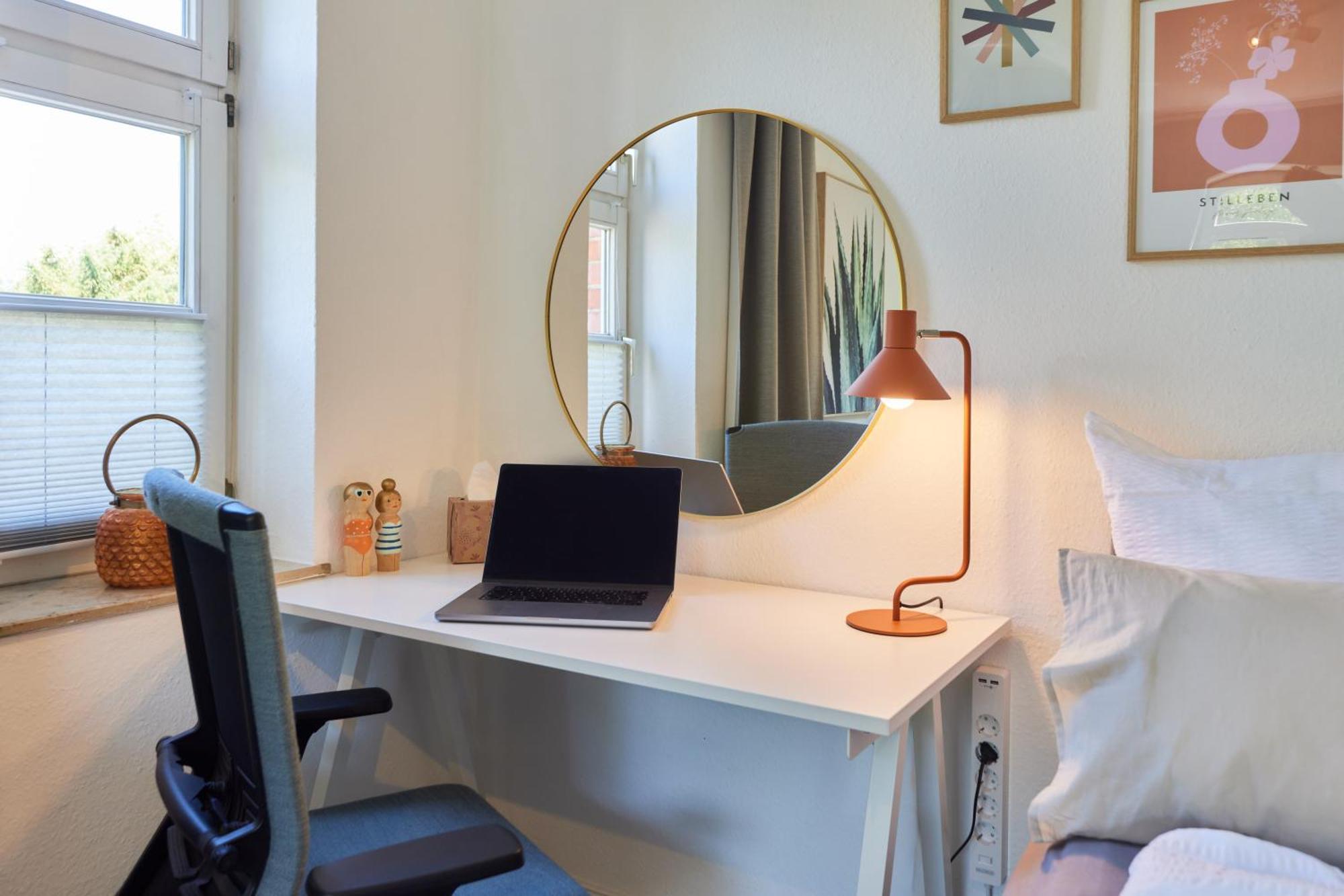 Kvartier2 In Top-lage, 5 Min Zur Bali-therme Und Gop, Hdz, Arbeitsplatz, Boxspringbett Apartment Bad Oeynhausen